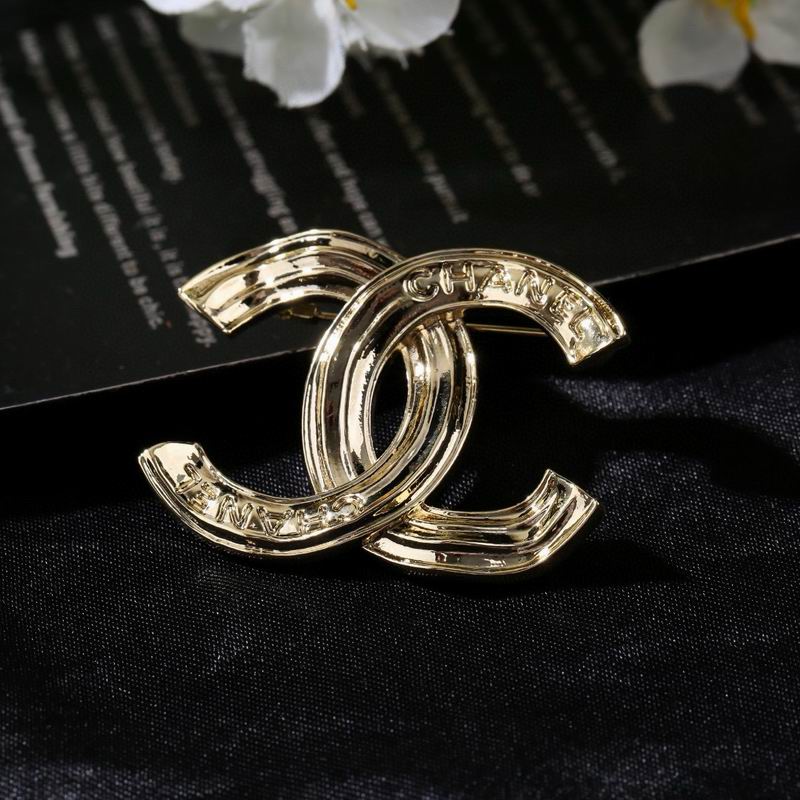 Chanel Brooch 05yxs47